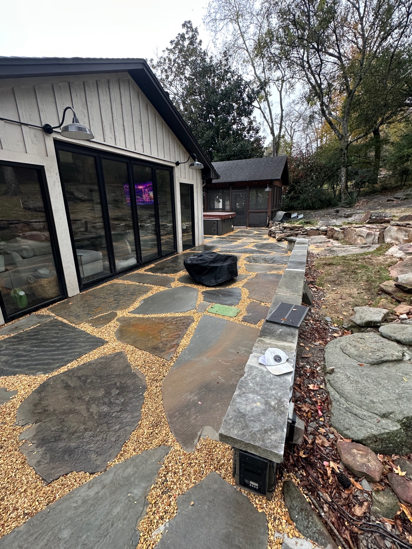 Side Yard Flagstone Walkway